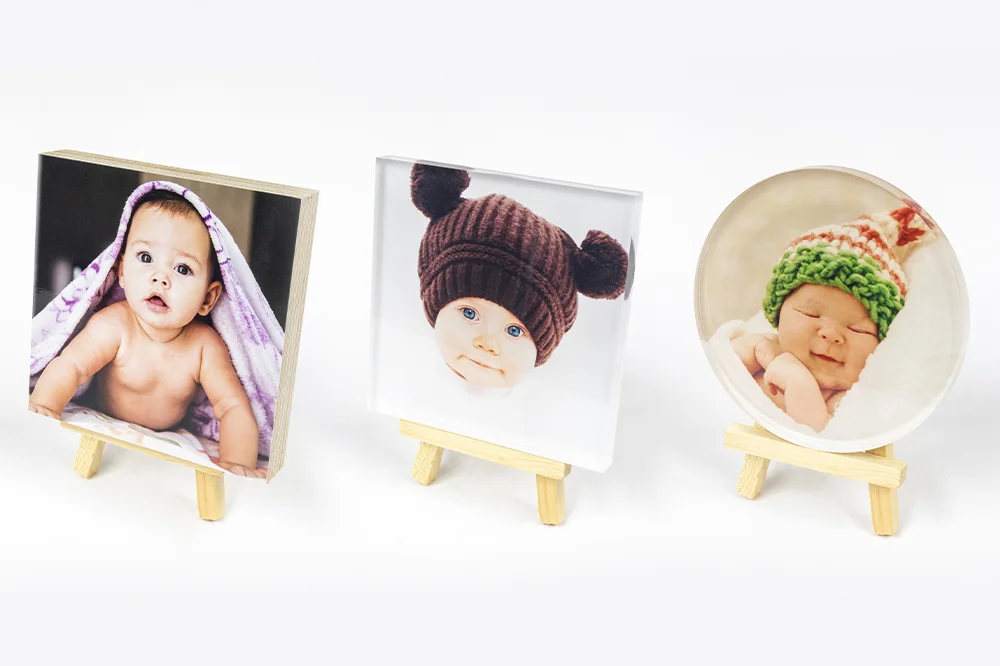 Mini Easels on Desktop